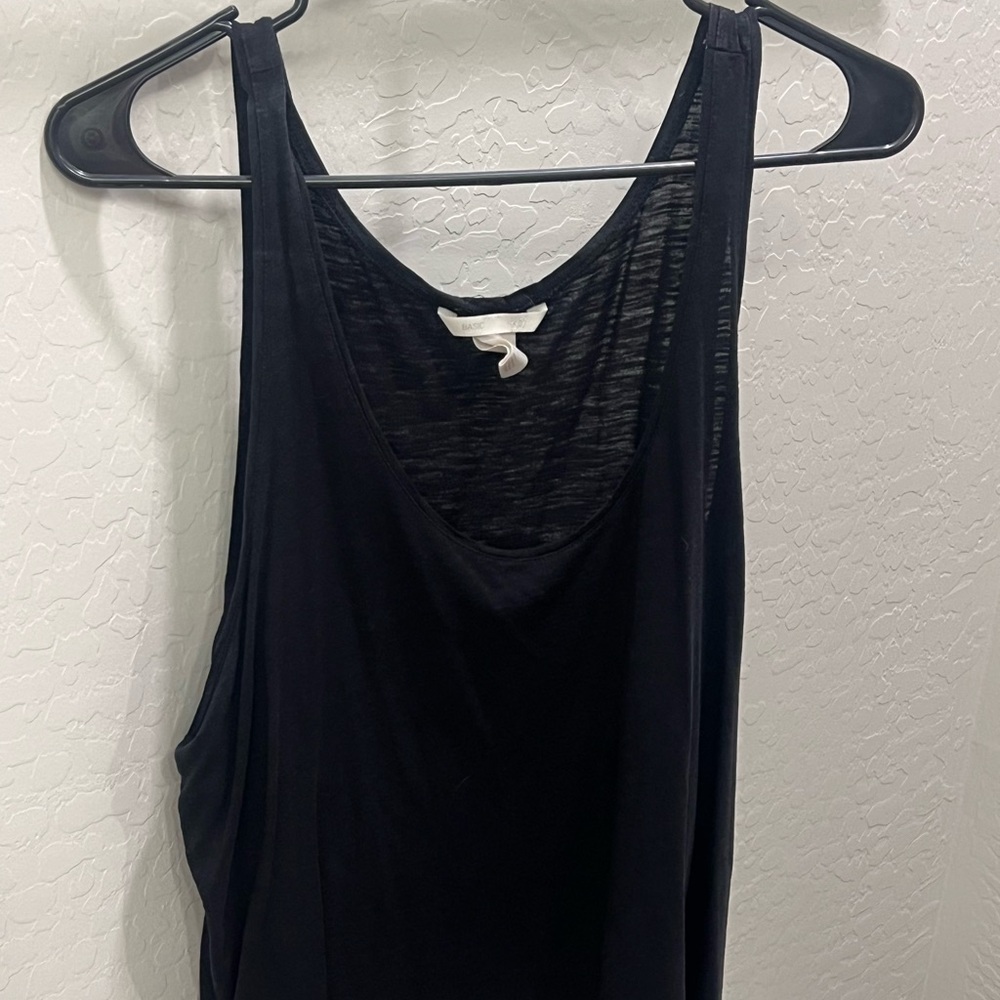 Black Sleeveless Women's Top